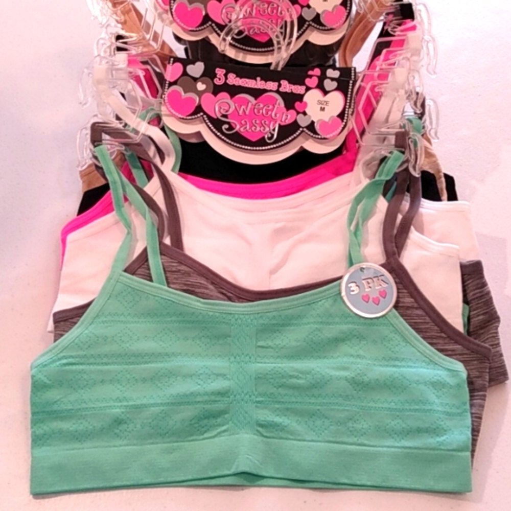 3Pks Sweet n Sassy Seamless Bras Size Medium, Total of 9 Bra's